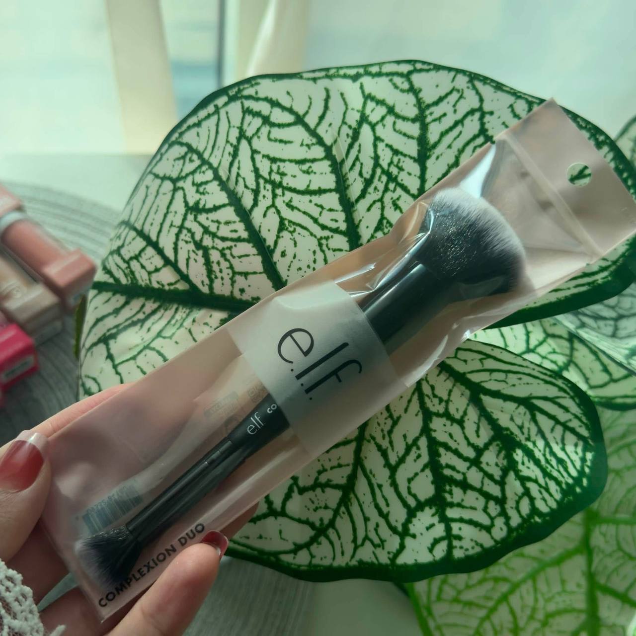 Elf brush